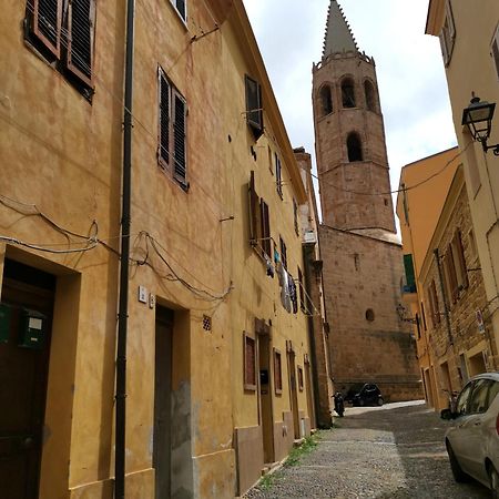 Casa Vacanza Il Campanile Алгеро Екстериор снимка